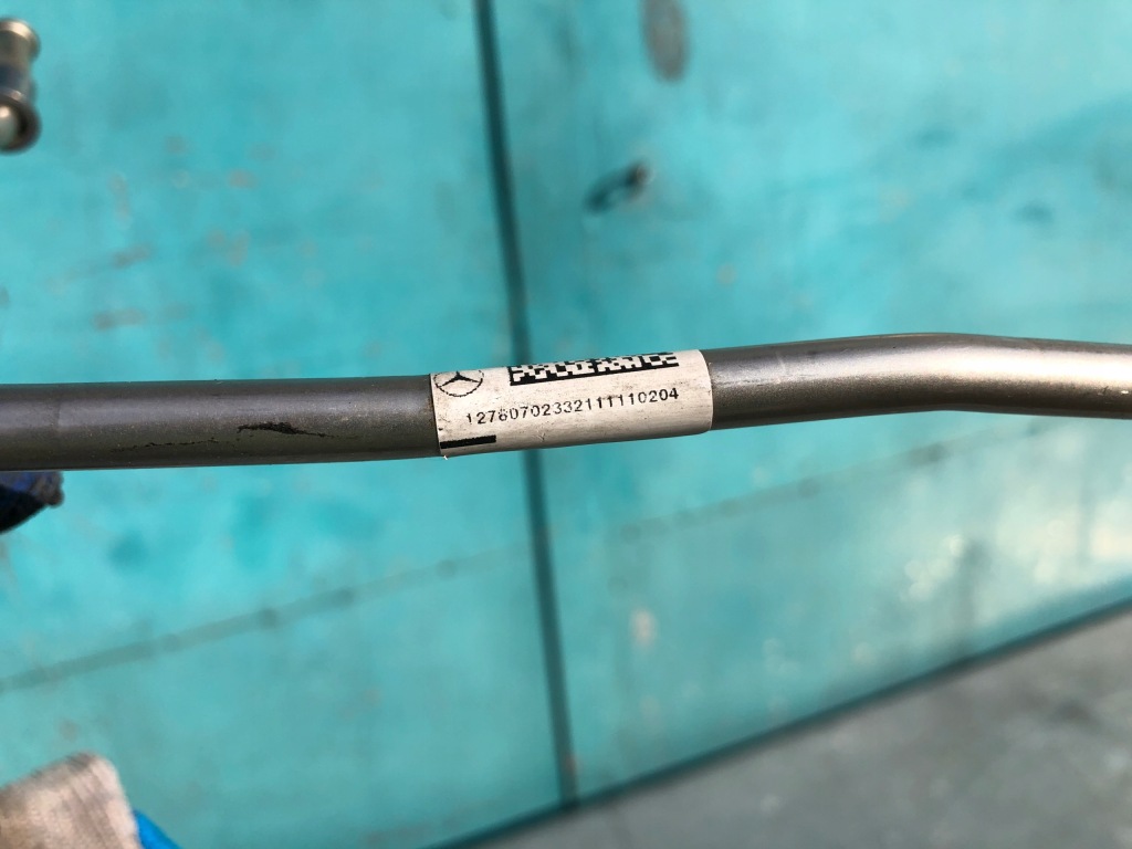 фото №2, Mercedes w218 63 m157 трубка wąż шланг пального amg