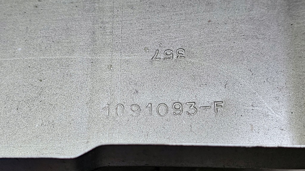 Крыло  передний правый  перед tesla 3 1091093-f Доставка