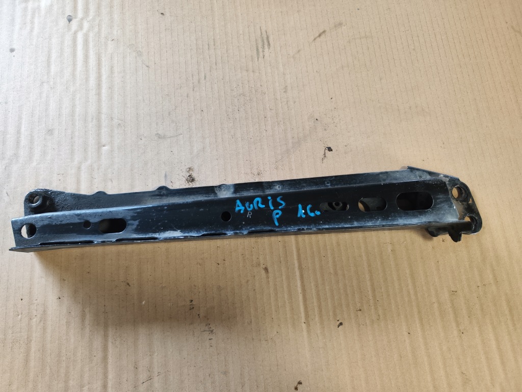 Купити Кронштейн перед підрамник правий toyota auris ii 1.8 h 2016