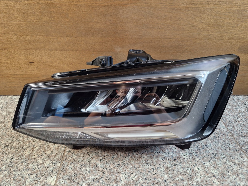 фото №1, Лампа левая led audi q2 81a