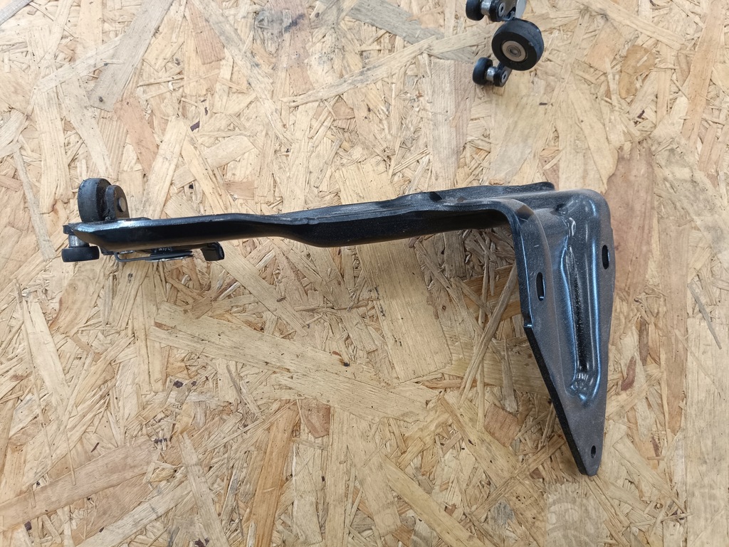 фото №7, Chrysler town country петля двері задня