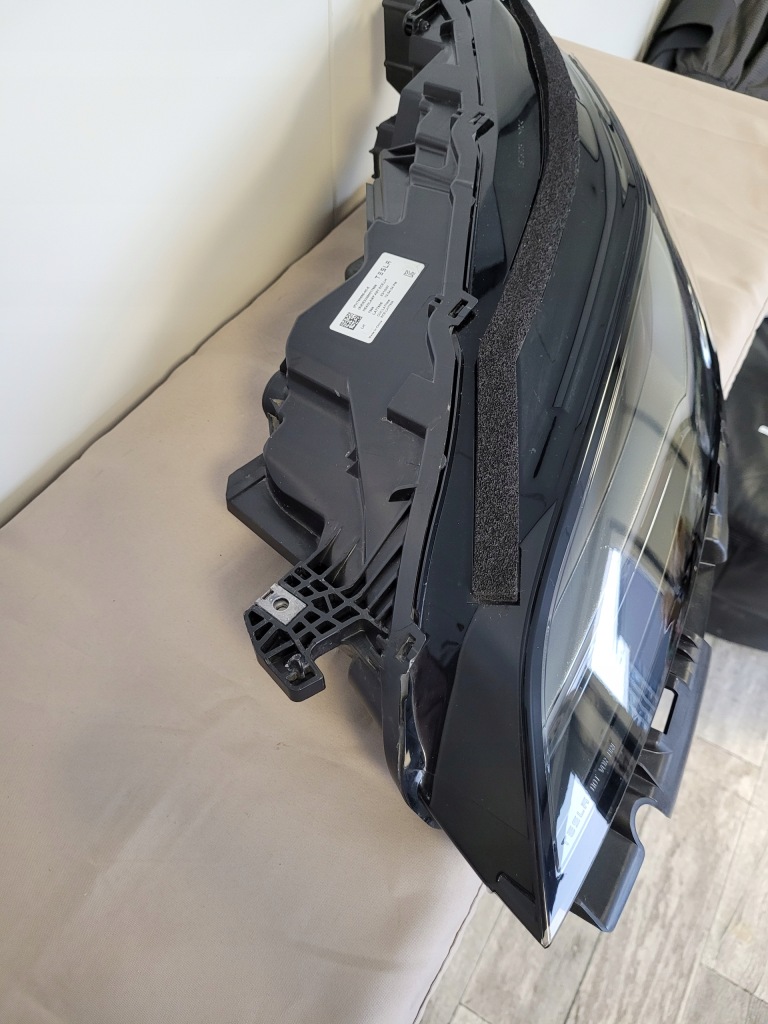 Tesla 3 лампа лівий перед ліва передня full led highland 1760888-00-e Зі Шроту