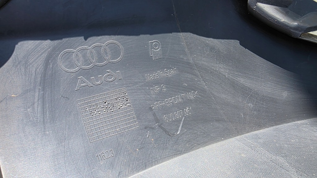 Бампер перед накладка спойлер диффузор audi q3 Киев