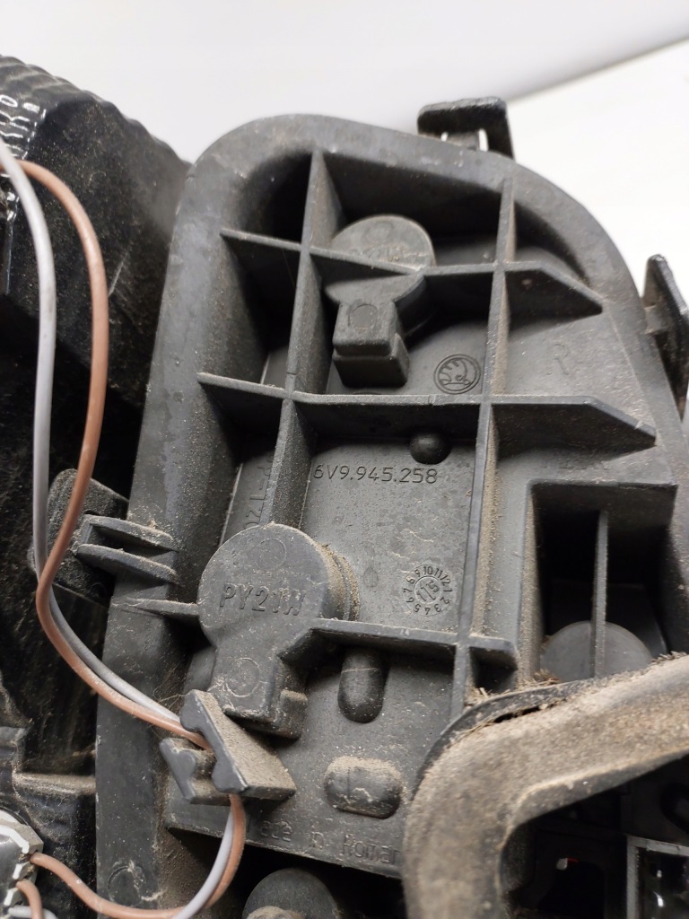 фото №12, Лампа правый задняя skoda fabia iii kombi ładna 6v9945258 6v9945096