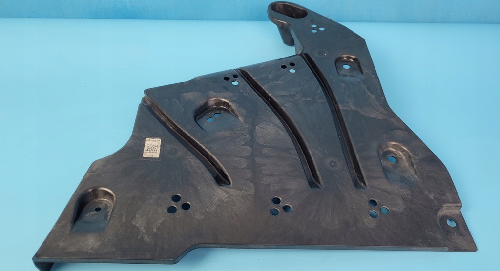 фото №7, Bmw x1 u11 sdrive18i 23r диффузор защита подвеска правая перед 8498388