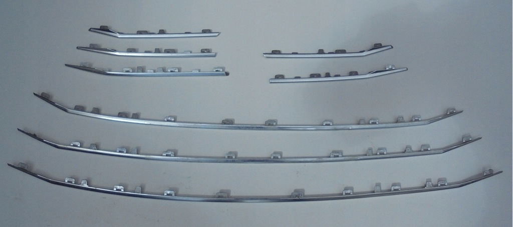 фото №1, Audi a4 b9 молдинг хром решетка перед