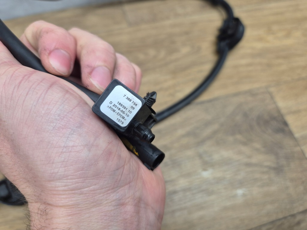 фото №9, Bmw 5 g30 g31 f90 шланг омывателя капот форсунки 7388756