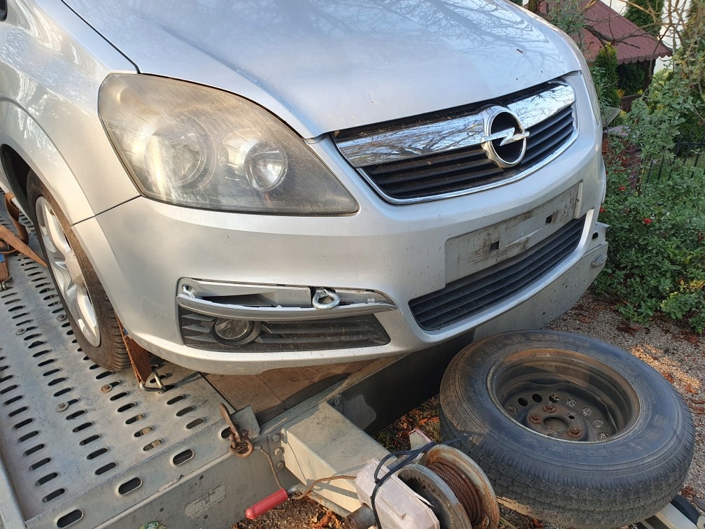 Крышка предохранителей 13125865 opel zafira b 2 2007 z157 1,9 cdti 120km Киев