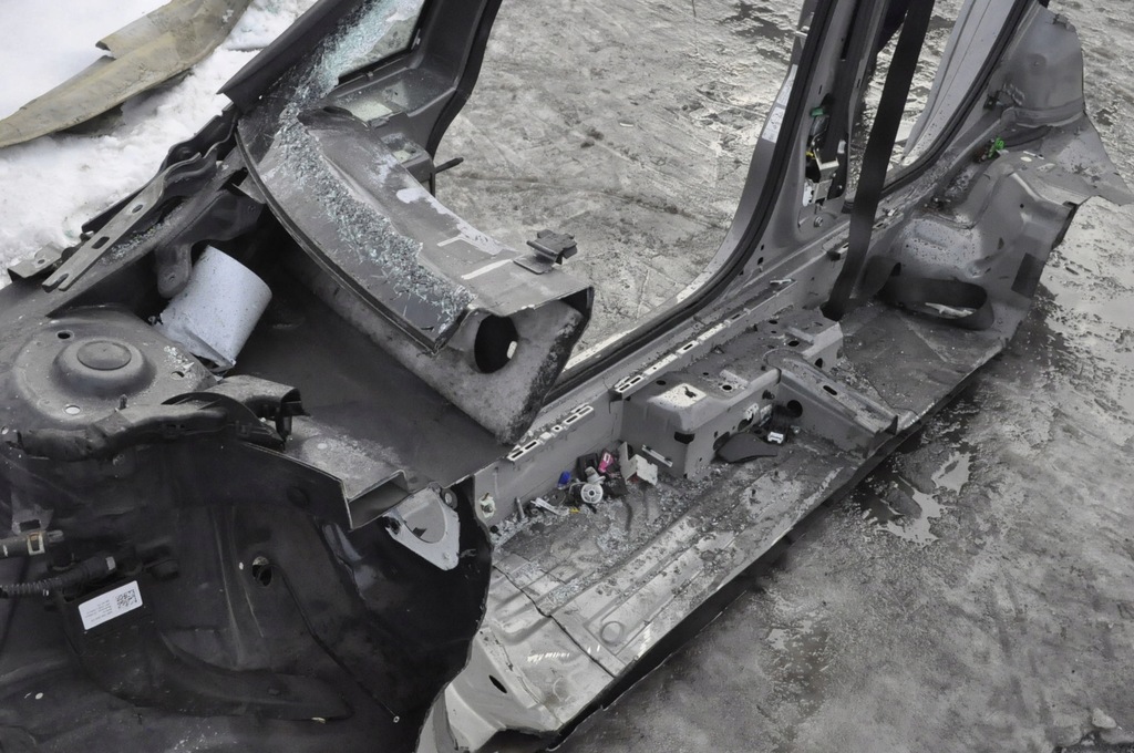 фото №8, Volkswagen golf vii блок двигателя порог правый hb 5d la7n