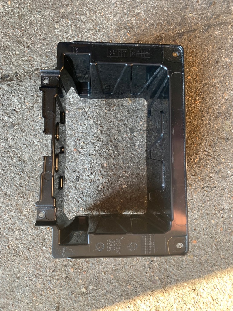 фото №1, Рамка корпус радіо navi viano vito w 447 18r