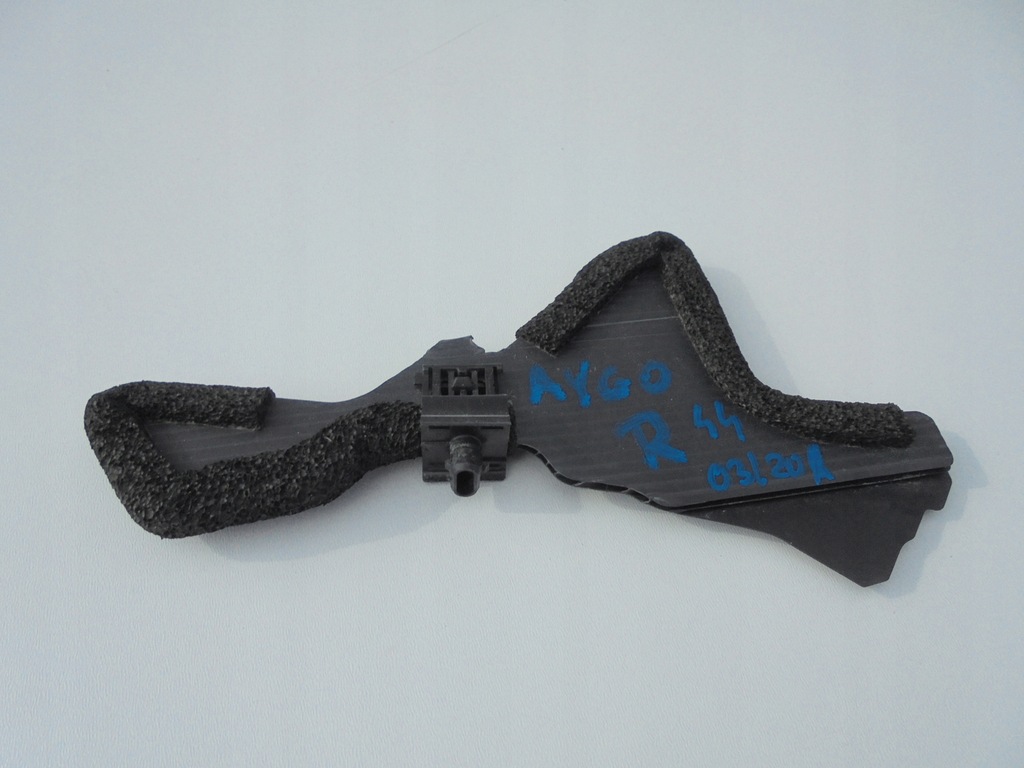 фото №1, Toyota aygo ii шумоизоляция пена правая rok 2014-