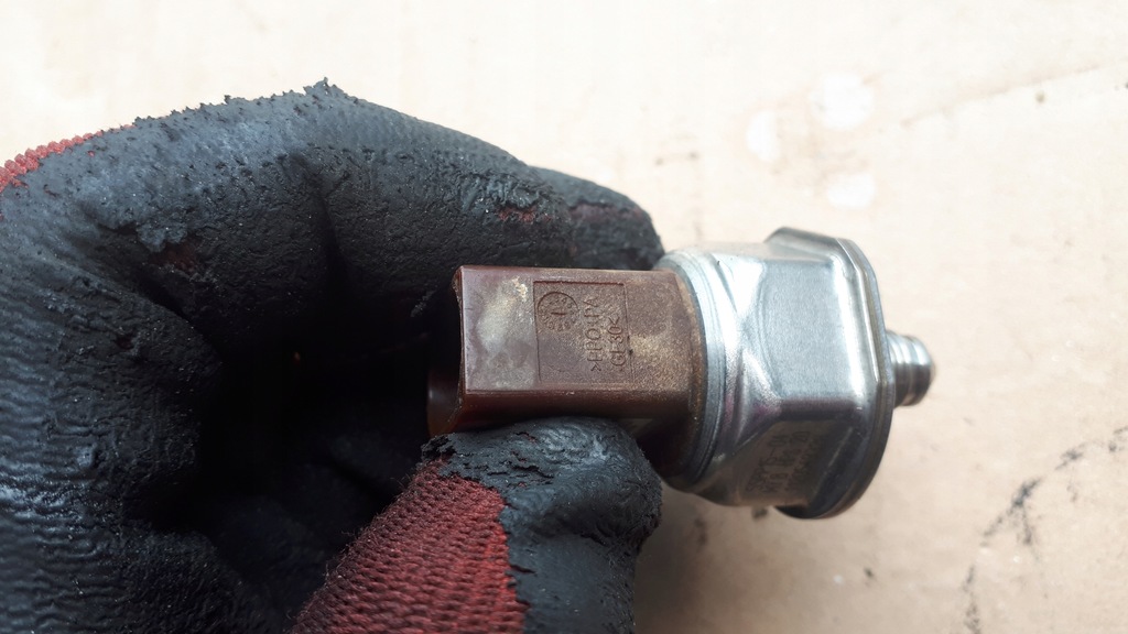 фото №11, S4 b8 датчик давления топлива 3.0 tfsi s5 a6 c7