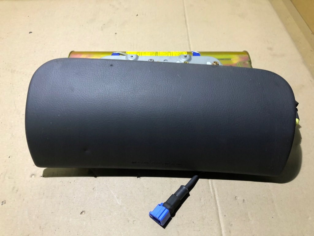 фото №1, Подушка пасажира подушка безпеки mazda 323 ut12301-03