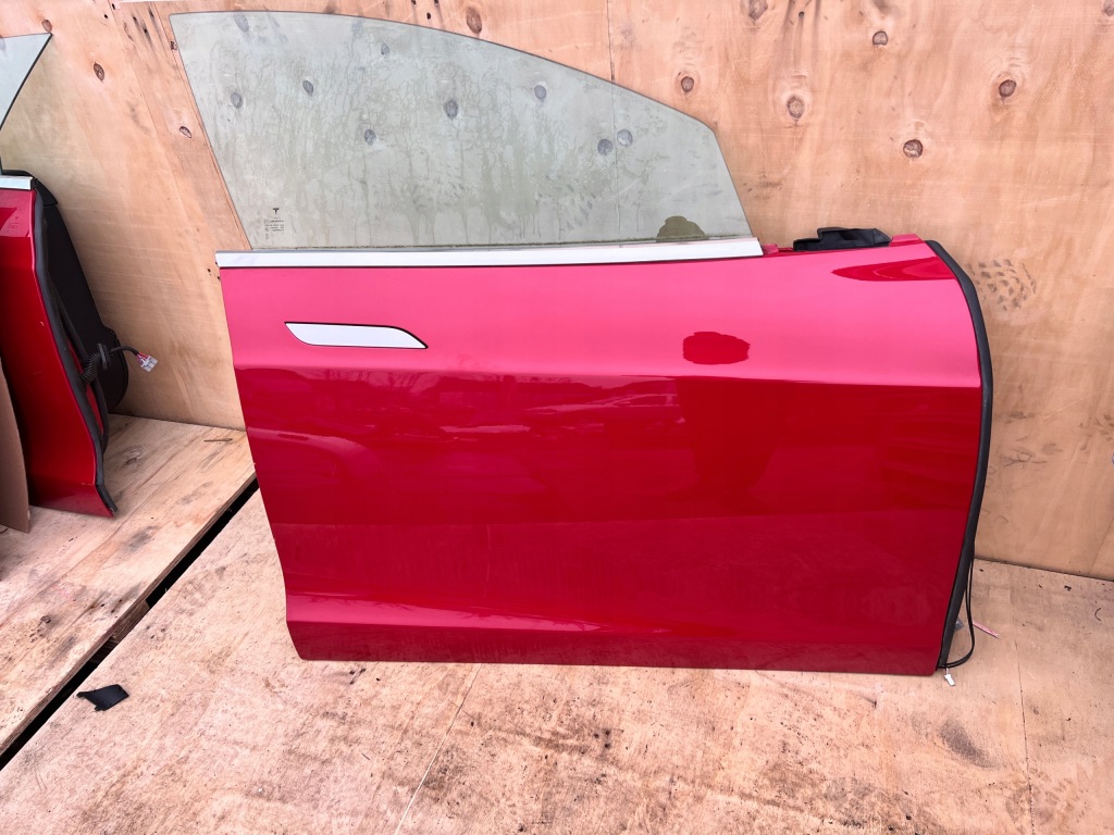 Купити Tesla model s двері праве перед передні