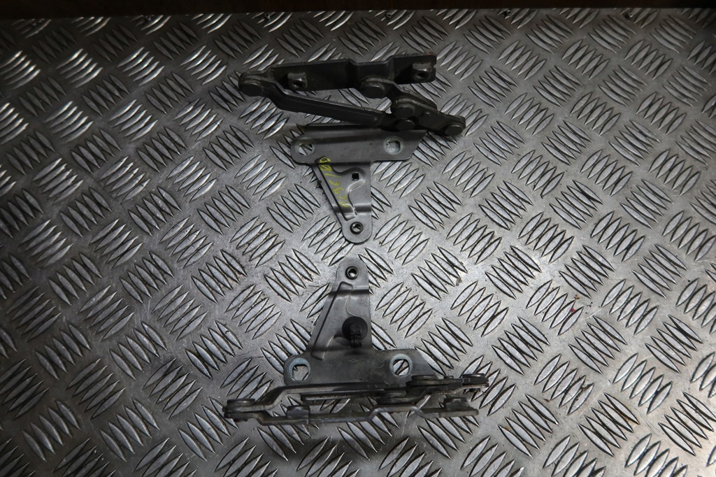 фото №1, Комплект петлі seat altea 5r0823302b 5r0823301b