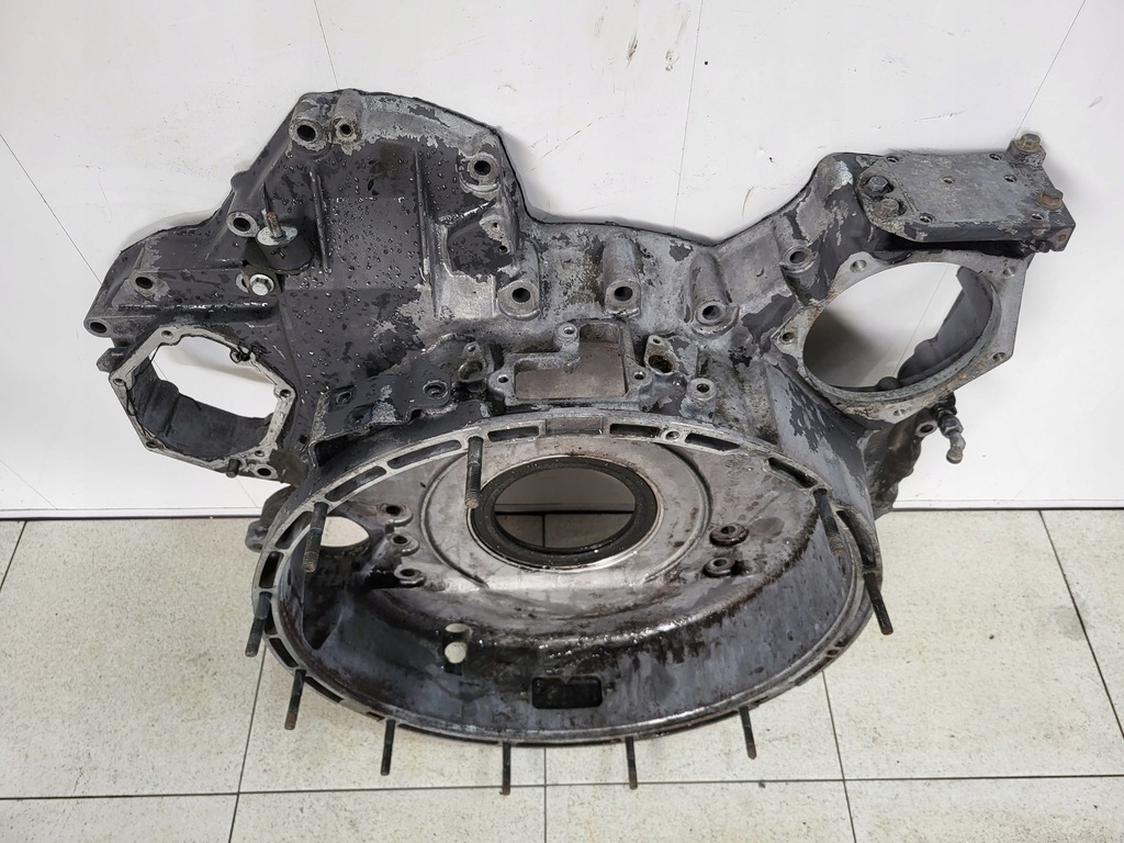 фото №1, Кришка корпус зчеплення розподільного валу scania r 1724540