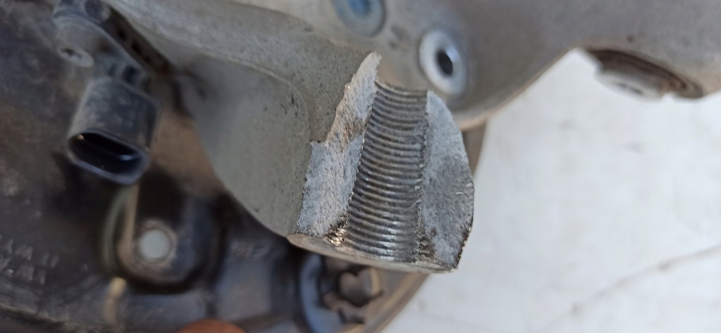 фото №7, Vw id.3 поворотный кулак ступица правый задняя 1ea436n