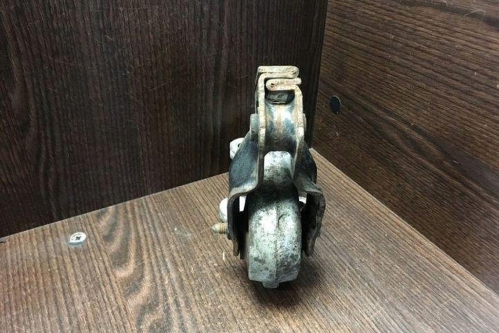 фото №7, Передня подушка двигуна citroën berlingo mf 81090780 1.6l дизель 55kw