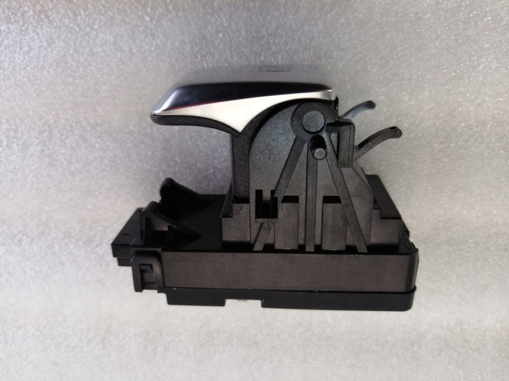 фото №3, Mercedes w213 кнопка тормоза ręczneg0