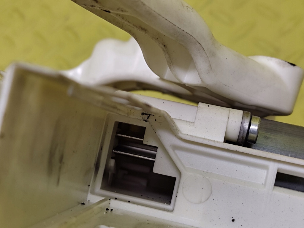 фото №7, Land rover discovery iii подъемник стекло правый задняя