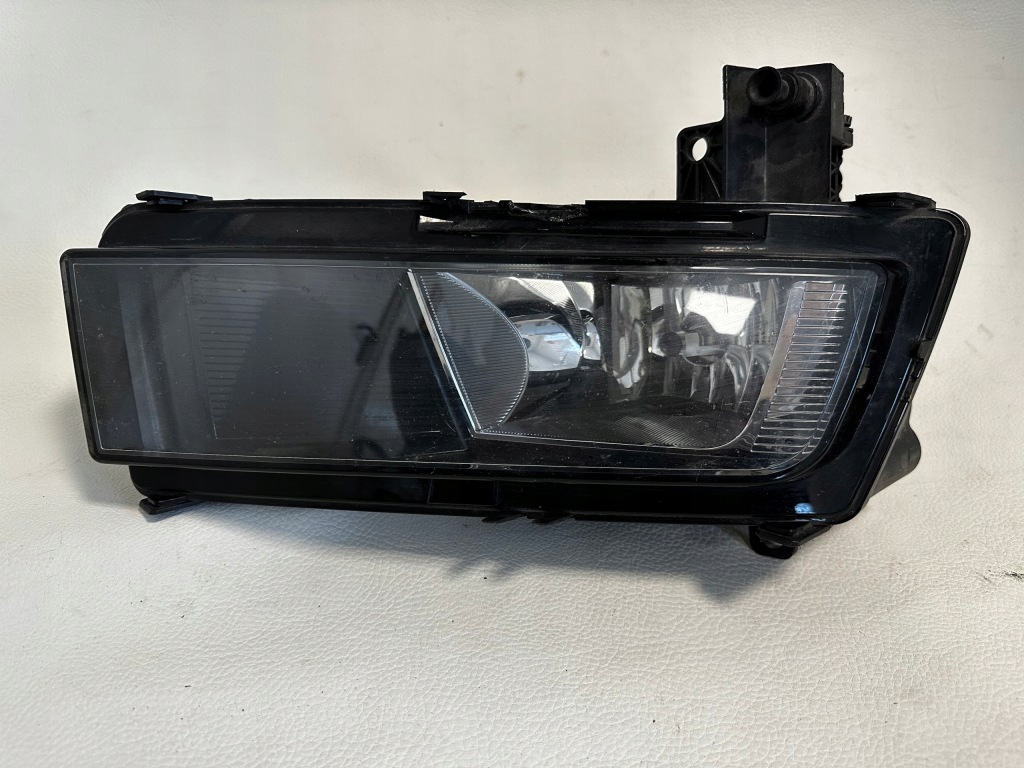 фото №1, Vw touran ii противотуманная фара правый 5ta