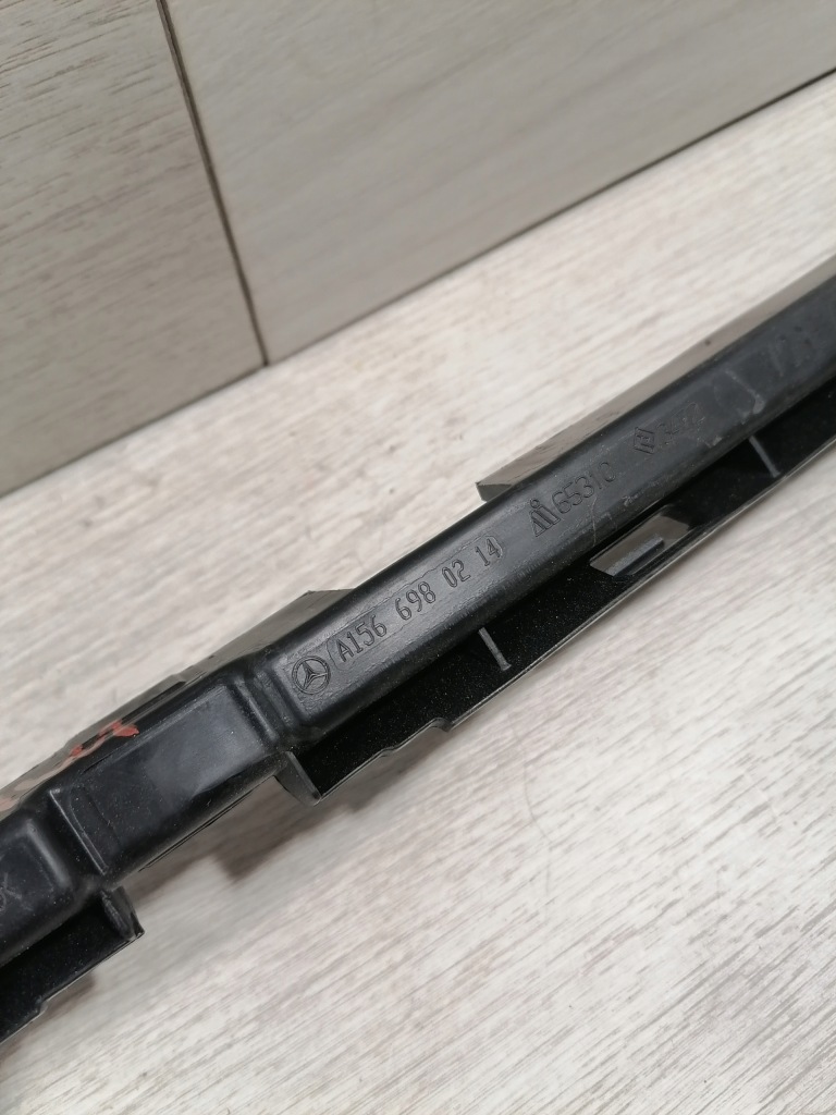 Mercedes gla w156 напрямна поріг правий a1566980214 Зі Шроту