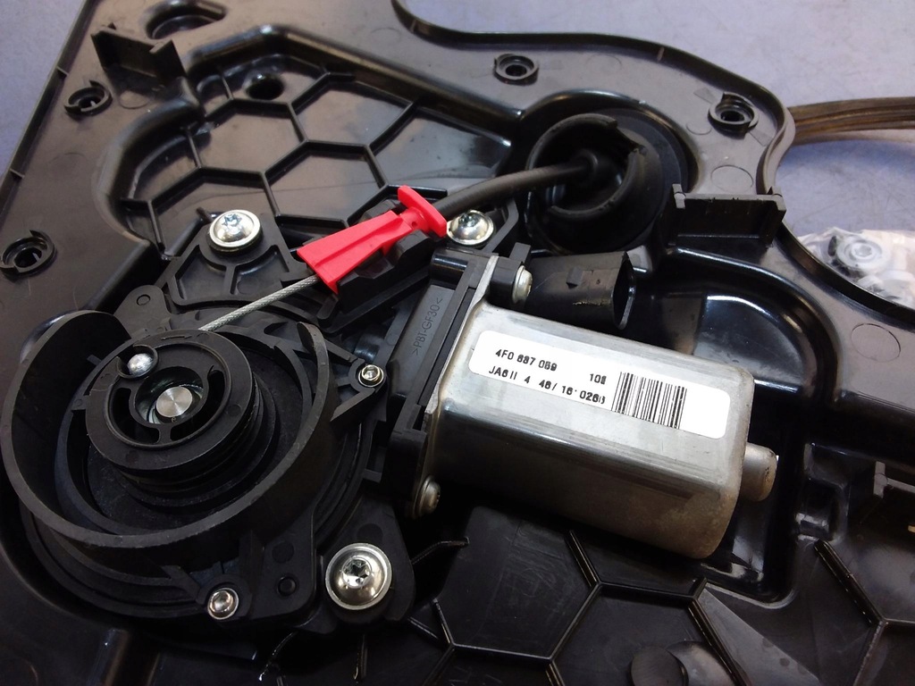 фото №7, Audi a8 d4 замок доводчик дверь задняя левый 12 pin