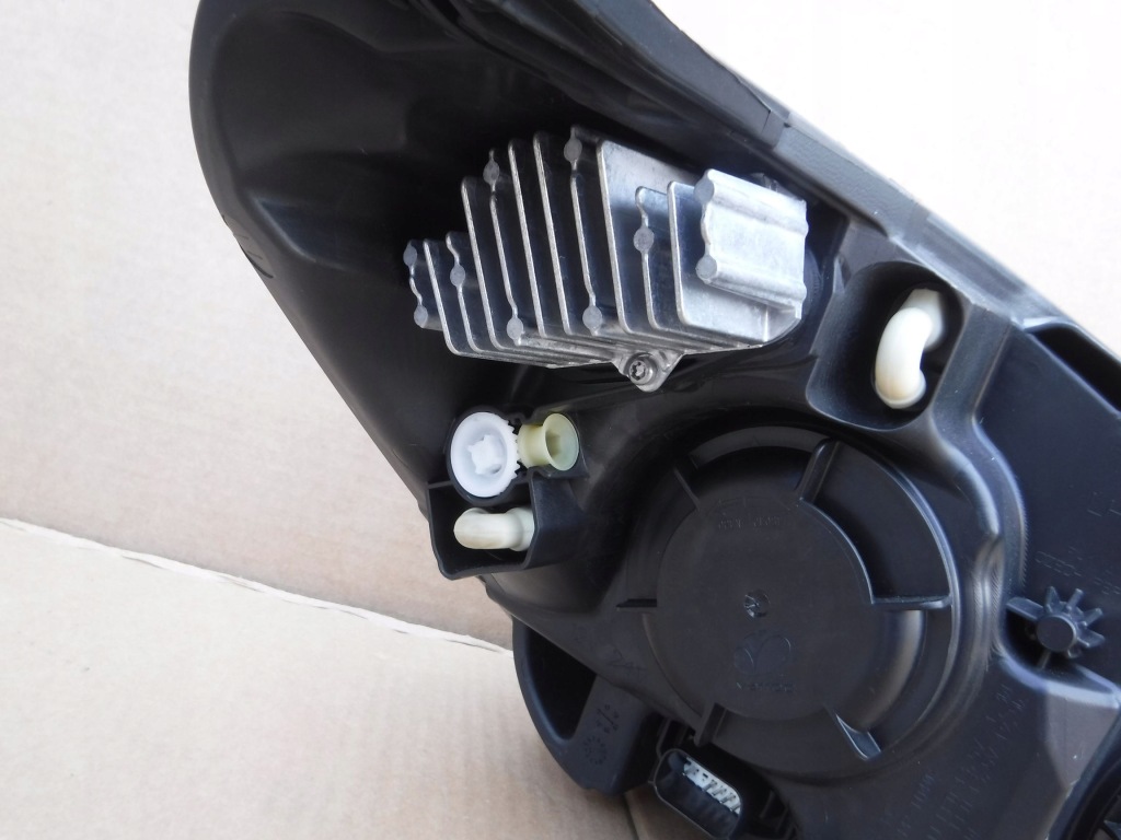 фото №8, Лампа фара левая led ford focus mk4