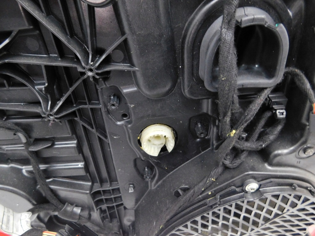 фото №6, Дверь левая задняя полный - jeep renegade 2014-