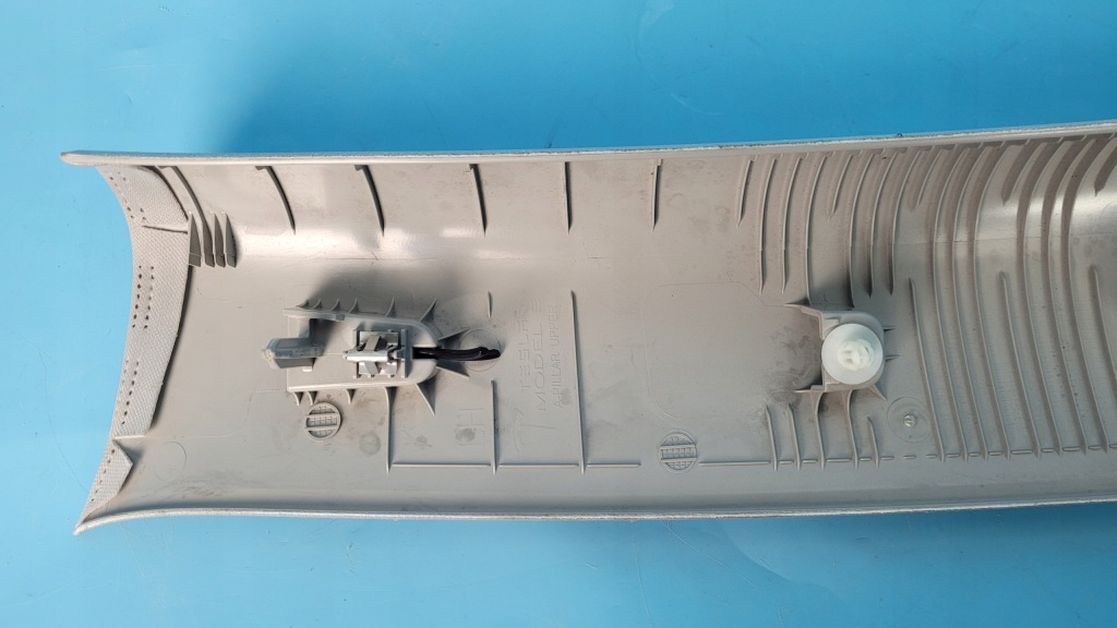 Tesla model 3 21r защита обшивка стойка a левая 1527914-01-a Цена