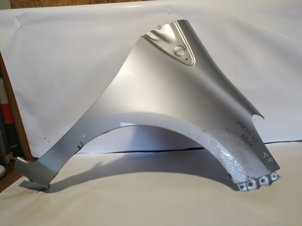 фото №1, Toyota yaris iii 3 крыло правый перед