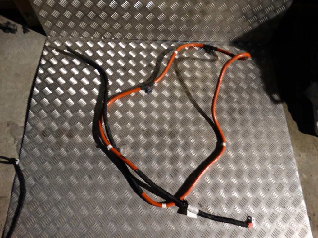 фото №1, Шланг акумулятор плюсовий maserati levante 1