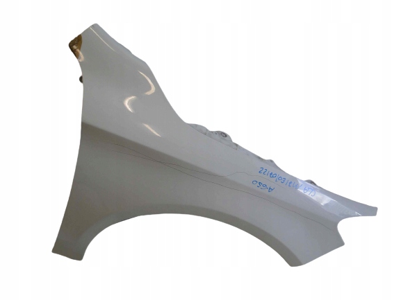 фото №1, Mercedes cla 117 крила правий передній 650