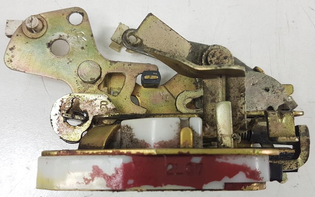 фото №1, Замок дверь правый задняя mazda 323 f bg