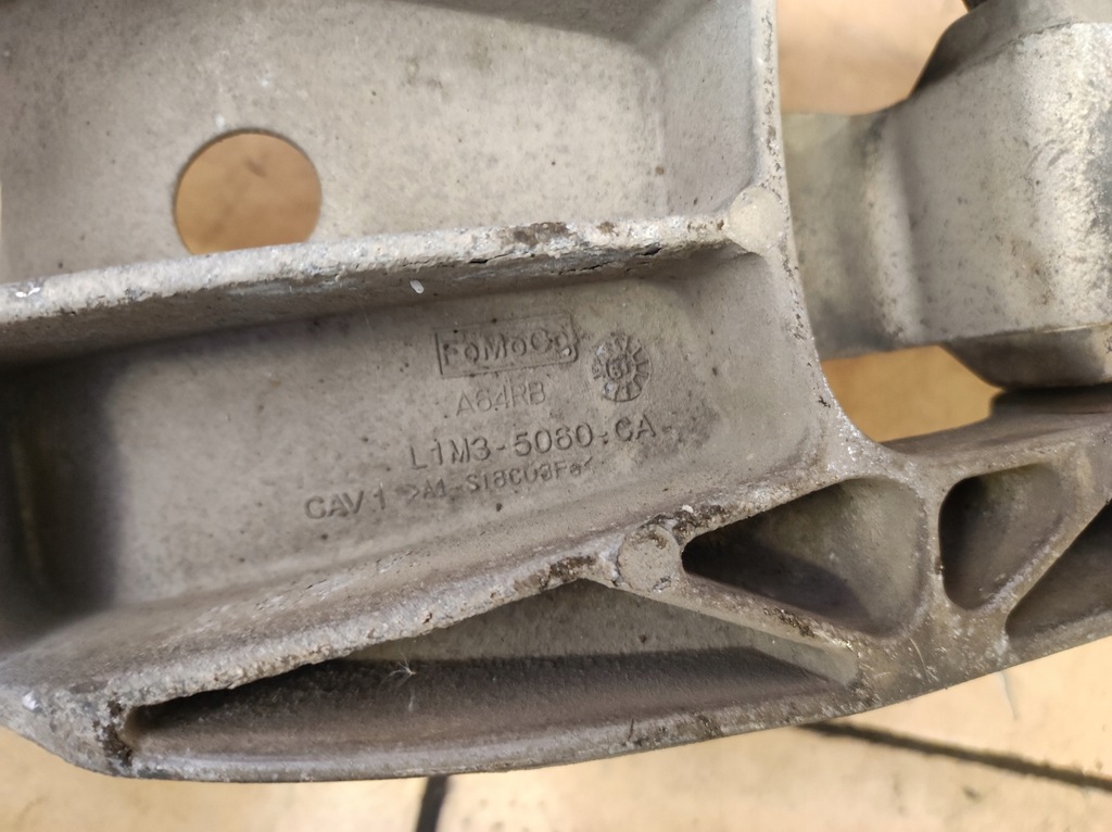 фото №12, Кронштейн кронштейн подушка коробки передач explorer vi 6 3.0b hybrid 4x4