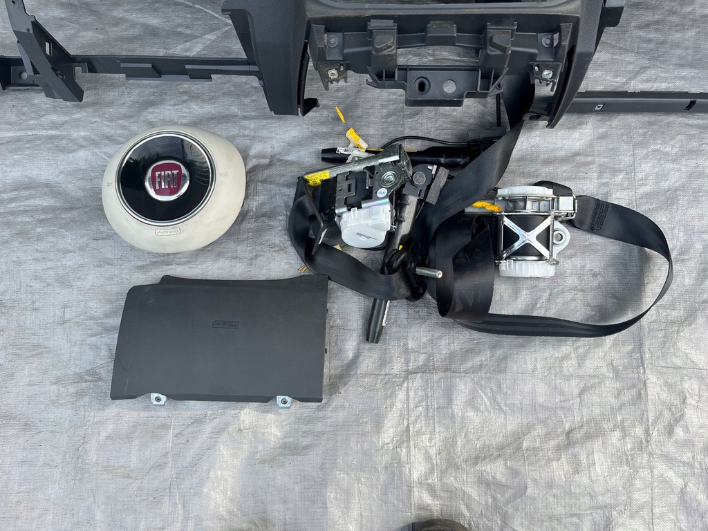 фото №10, Fiat 500 lift консоль подушки безпеки ремені натягувачі