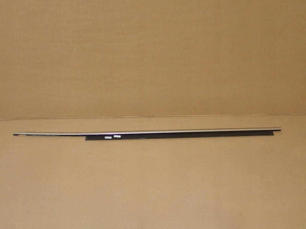 фото №1, Audi rs5 a5 молдинг уплотнитель левая матовая