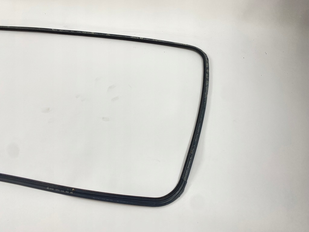 Прокладка люк mercedes 190 w201 оригинал 1247800298 Оригинал