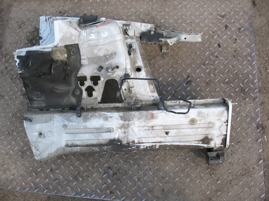 фото №1, Четверть лонжерон левая перед bmw 1 e81 e87