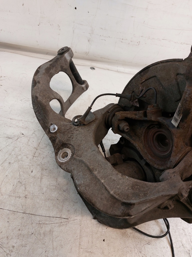 фото №8, Поворотный кулак правая передняя citroen c5 x7 2.0 hdi