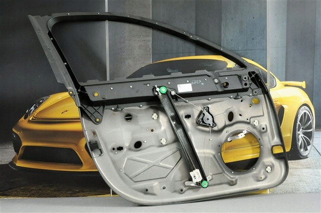 фото №1, Porsche 970 panamera рама монтажна /двері /права