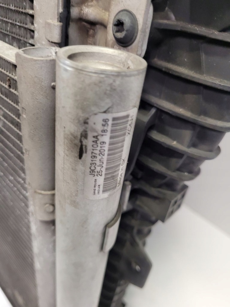 Комплект радиатор jaguar e-pace 2020 gj32-8c607-bc Недорого