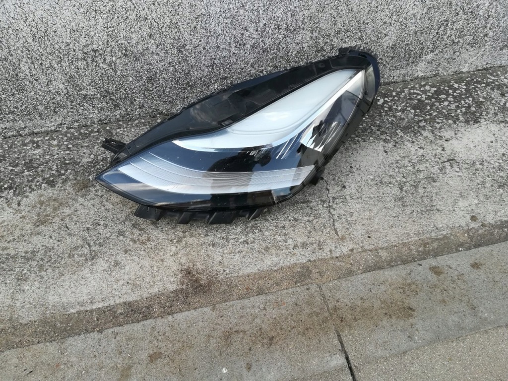 Купити Tesla 3 фара перед передня ліва full led європа оригінал 1077375-50-b
