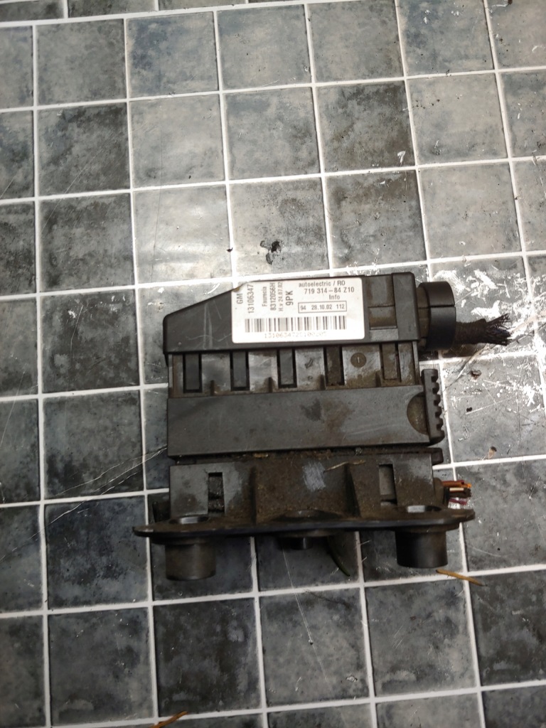 фото №1, Штекер 13106347 vectra c