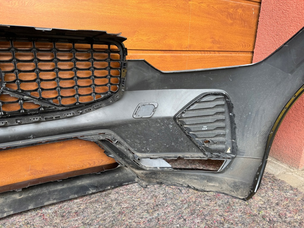 Volvo xc60 ii 2 r-design рестайлинг  21- решётка радиатора под камера бампер передний 32234958 в Украине