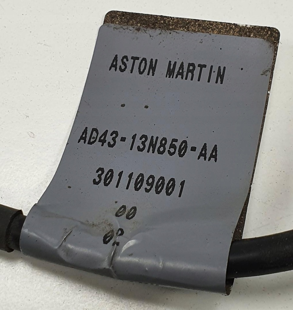 фото №2, Шланг массовый aston martin rapide ad43-13n850-aa
