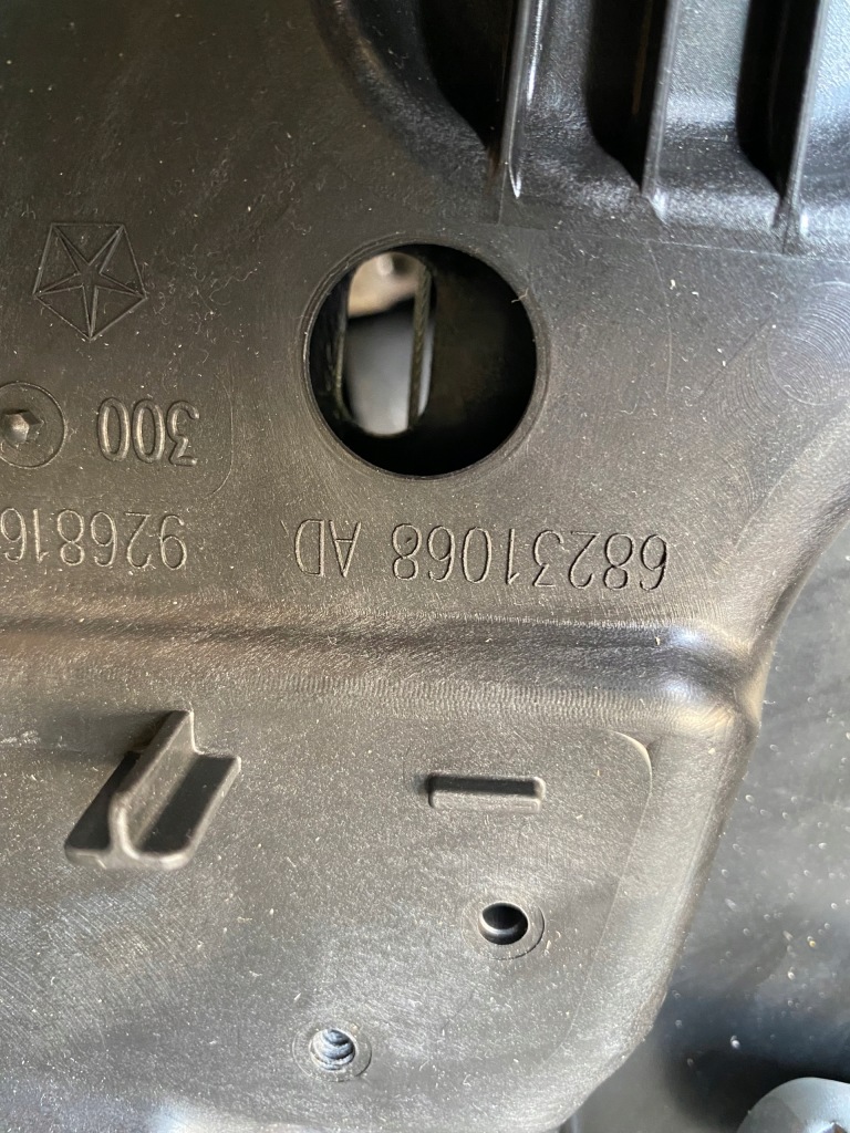 фото №3, 35 jeep grand cherokee wk2 подъемник стекло задняя r