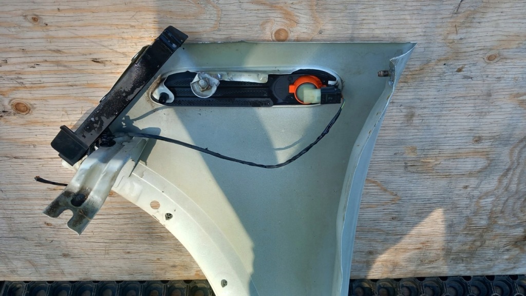 Mini cooper r50 крыло  перед правый  850/0 Доставка