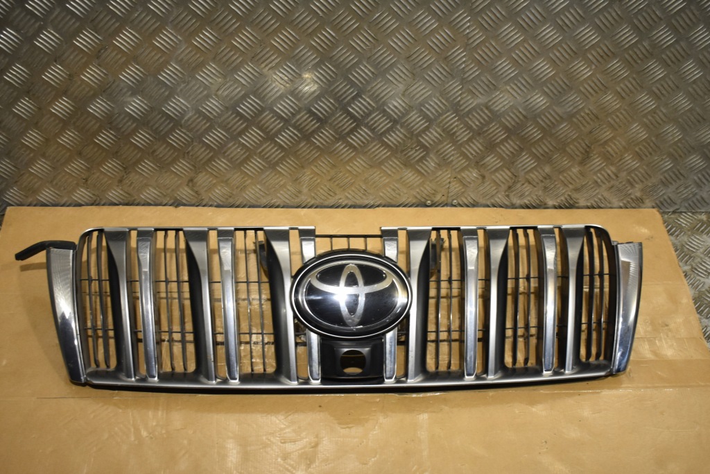 фото №1, Решітка радіатора toyota land cruiser 150 pod камера 1