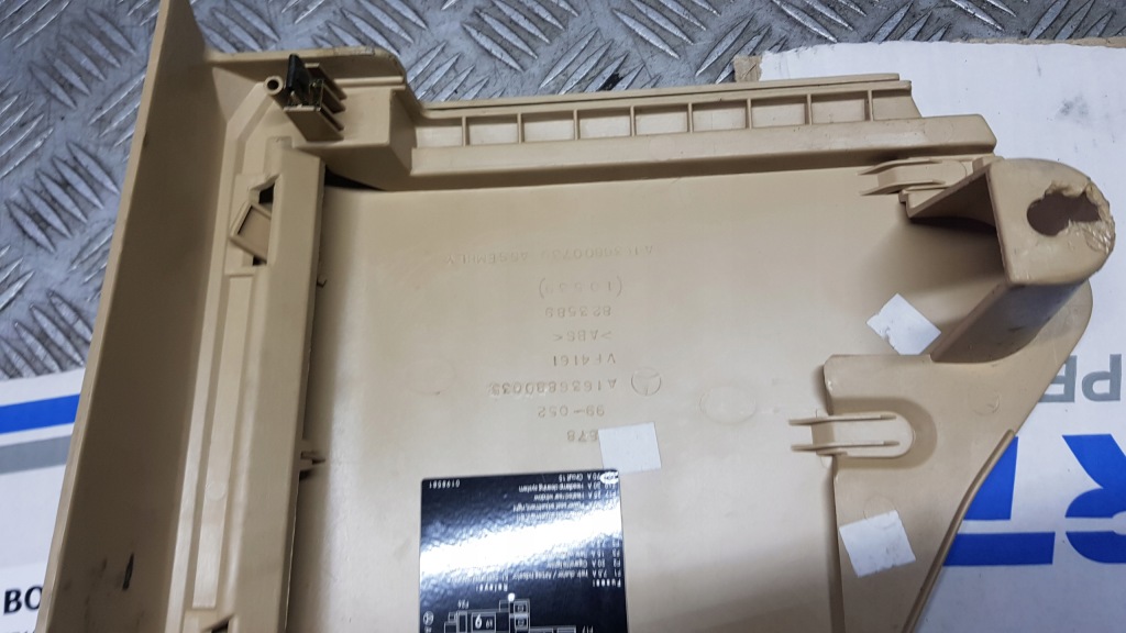 фото №9, Mercedes w163 ml крышка заглушка bezpiezników a1636880035